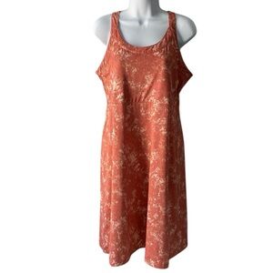 Women’s Columbia Omni-Wick dress. Marble coral. Size Medium.
